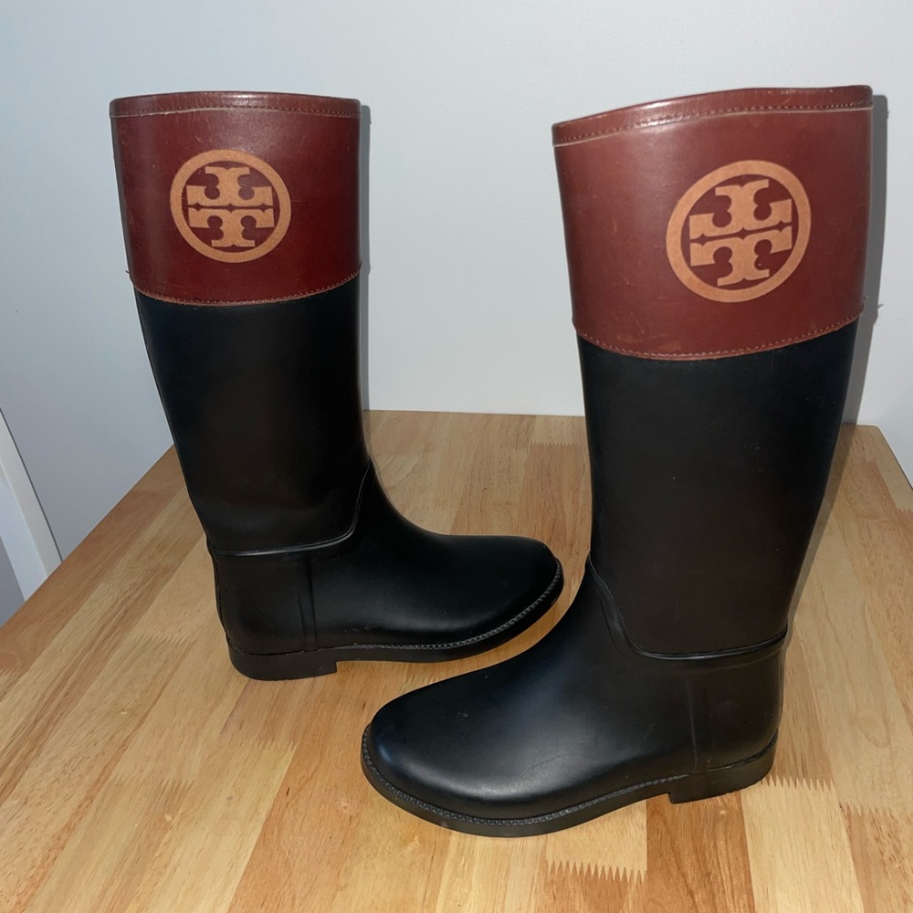 Tory Burch black and brown rubber rain boots size 8